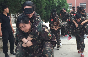 ��?y��n)�������������;�ж�ô�Ķ����D�U(xi��n)���Ҷ����v�������¸�ǰ����