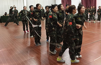 �����X�����Ʊ��O�ޣ��@һ·�҂��A��Ư����