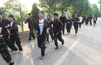 ���˲����������ŗ�������ֱǰ��